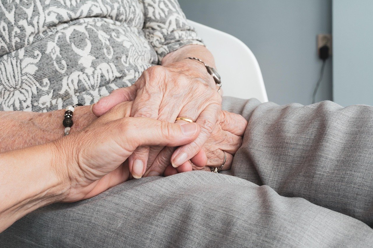 Caregiver familiare: come proteggerti dall'esaurimento