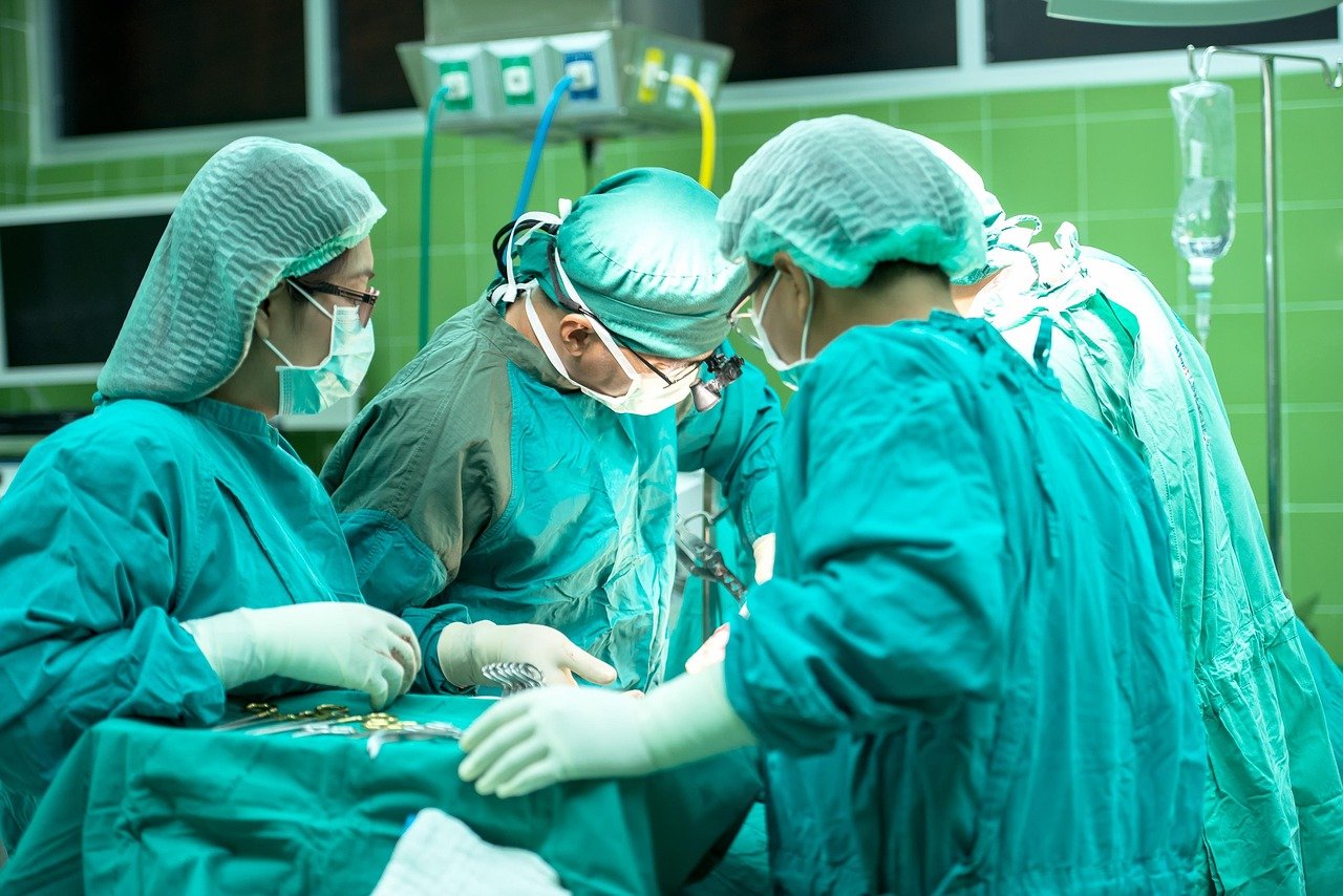 Frattura di femore: il percorso della fisioterapia a domicilio